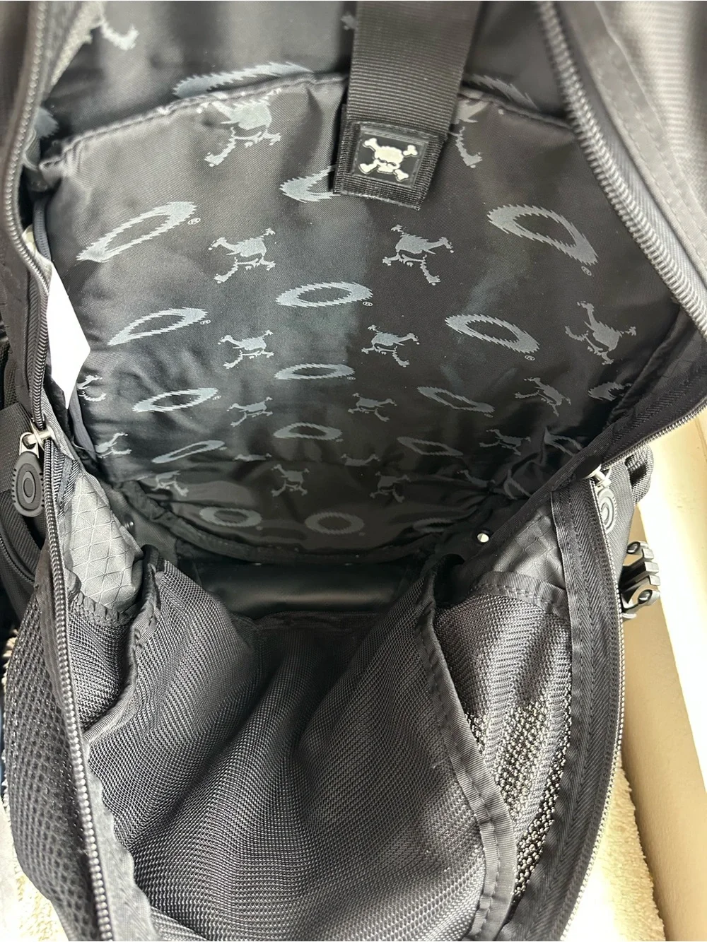 Vintage Oakley Icon 2.0 Backpack Rare Y2K Blackout Skull Liner